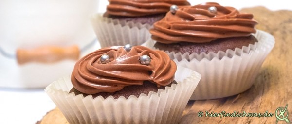 Nuss-Nougat Topping Schokoladenmuffin