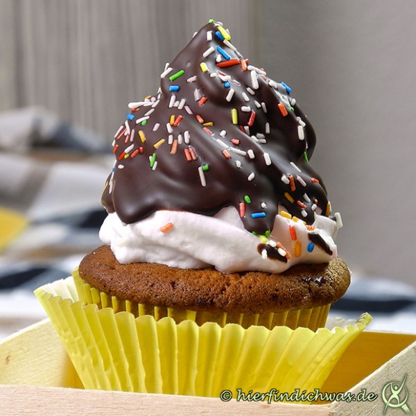 Schokocupcakes mit Marshmellow Topping