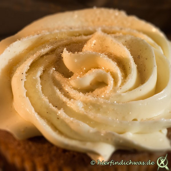 Honig-Zimt-Cupcakes mit Mascarpone-Topping bzw. Frosting