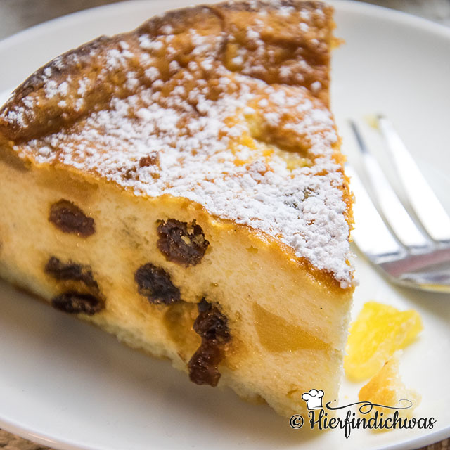 Käsekuchen mit Apfel, Rosinen und etwas Calvados