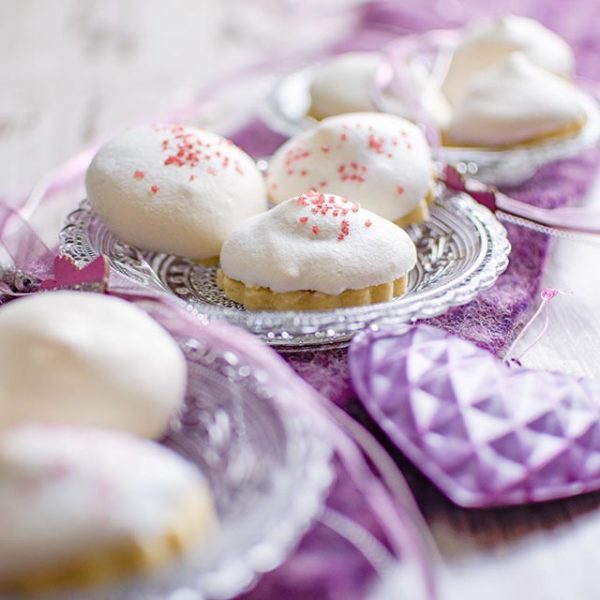 Feenküsse - Toffifee-Plätzchen mit Baiserhaube und Butterplätzchenteig