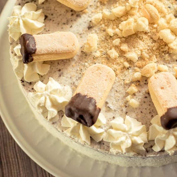 Löffelbiskuit-Torte mit einer leckeren Stracciatella Creme - ohne Backen