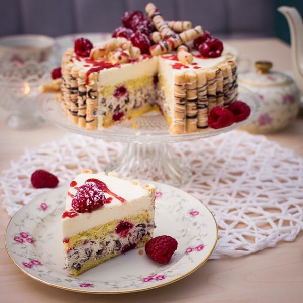 Sonntagstorte mit Stracciatellacreme und Eierlikör - Rezept mit Bild
